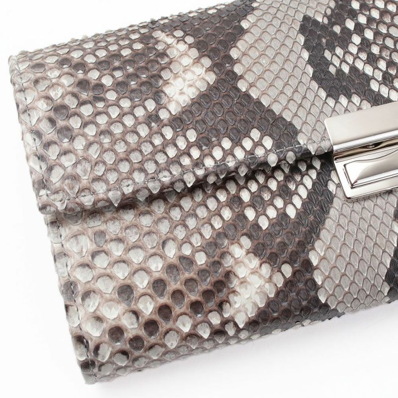 マットパイソン_マルタ_革