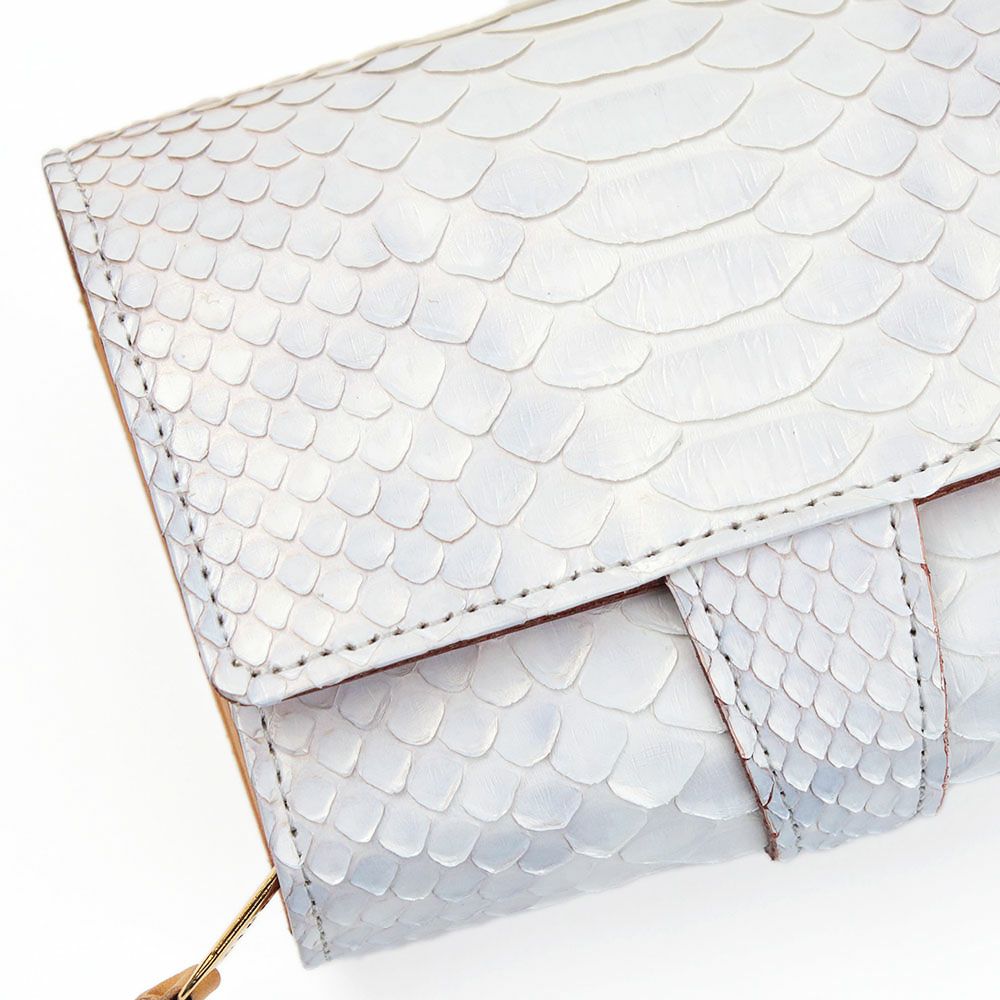 ミスティパール_カプリ_革