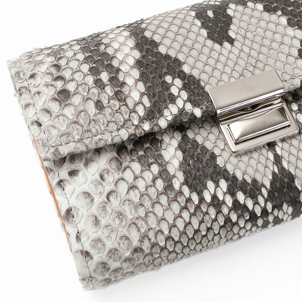 マットパイソン_コルシカ_革